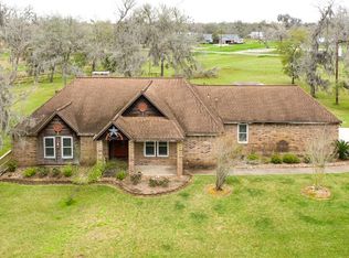 207 Rabbit Trl, Lake Jackson, TX 77566