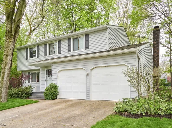 4741 Treetop Dr, Akron, OH 44321
