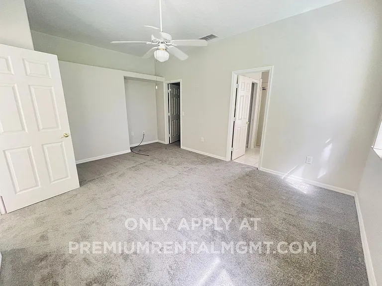 1738 Golfview Dr — Photo 5