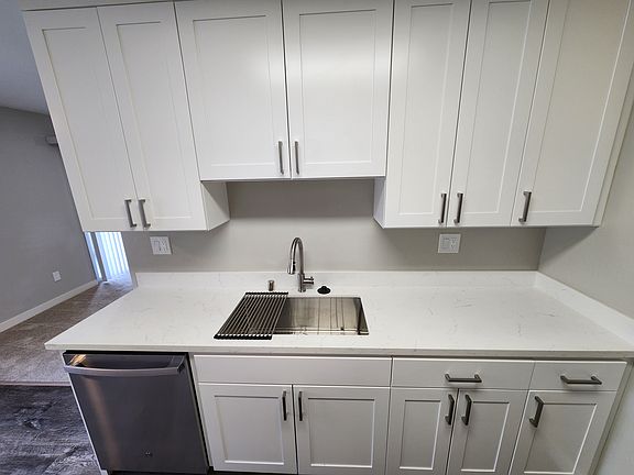 4th image of 2721 Midtown Ct #218