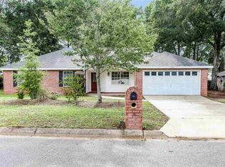 10011 Hummingbird Blvd, Pensacola, FL 32514