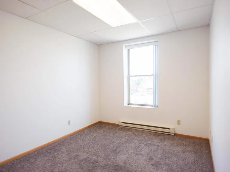 411 Broadway N #304 — Photo 12