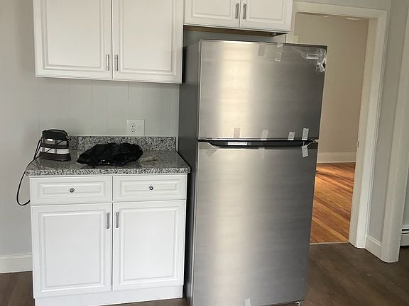 4th image of 224 Park Ave #1