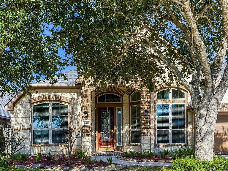 29114 Davenport Dr — Photo 1