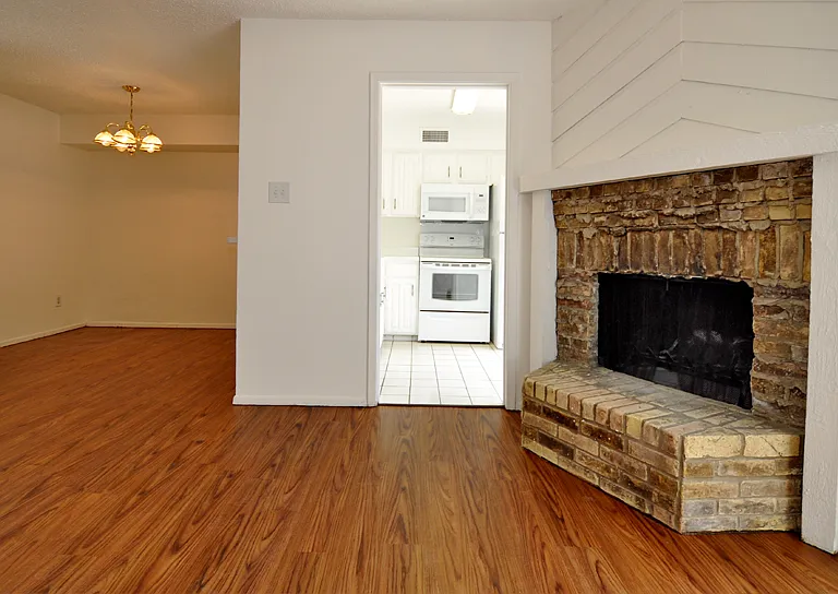 Hidden Bend Townhomes — Photo 5
