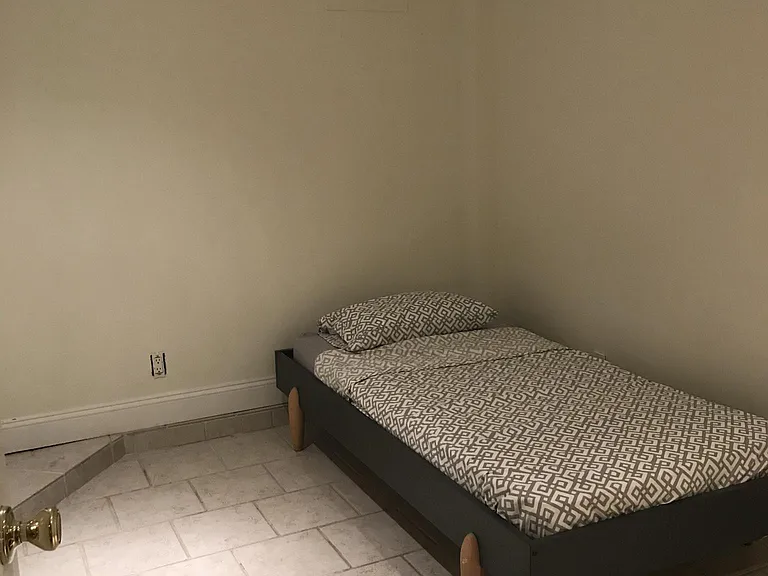 Finished basement - 4th bedroom