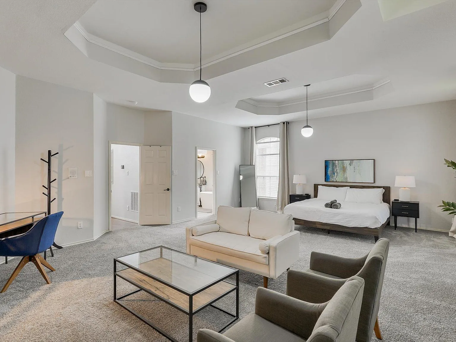 6 bed, 4157 sqft, $9,750 — Photo 4
