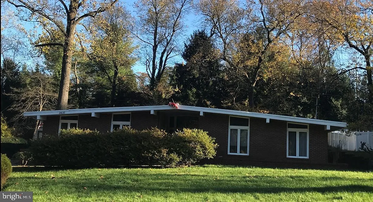 2631 Brownsville Rd photo 1