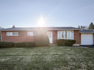 571 Miller Ln, Whitehall, PA 18052