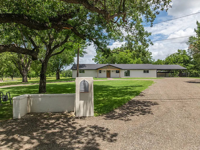 616 E Moonlight Dr — Photo 39