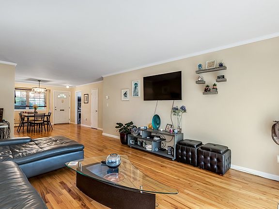 4th image of 2812 Wilshire Ln #D12