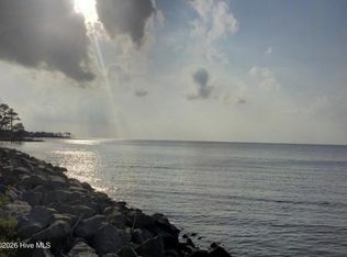 98 Shifting Sands Road, Columbia, NC 27925