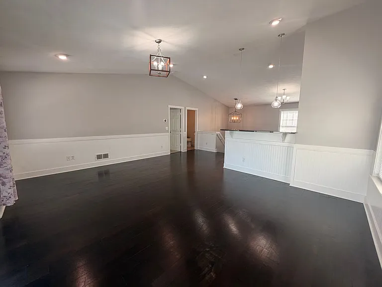 1627 Hamlet Dr SE — Photo 9