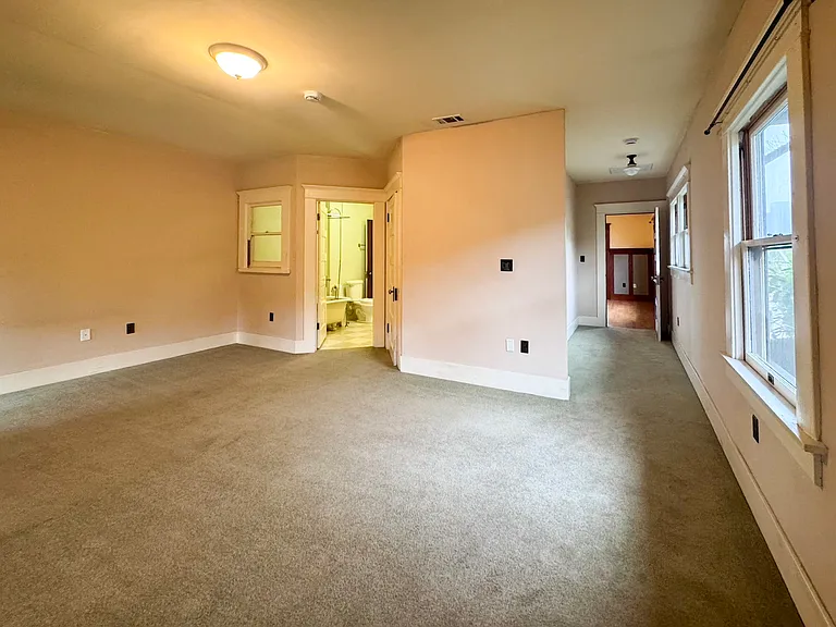 1123 Marion Ave — Photo 23