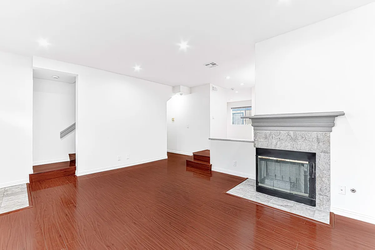 Building Photo - 402 California St #B