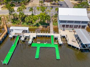 616 Riverside Dr SE, Steinhatchee, FL 32359