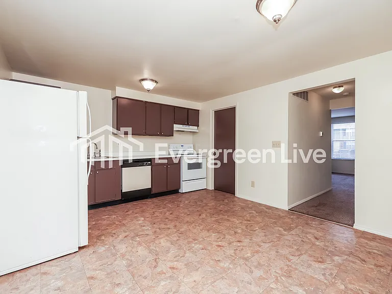 8021 Mount Hood Dr — Photo 9
