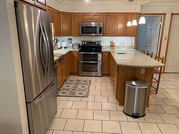 5th image of 819 Santa Anna Dr