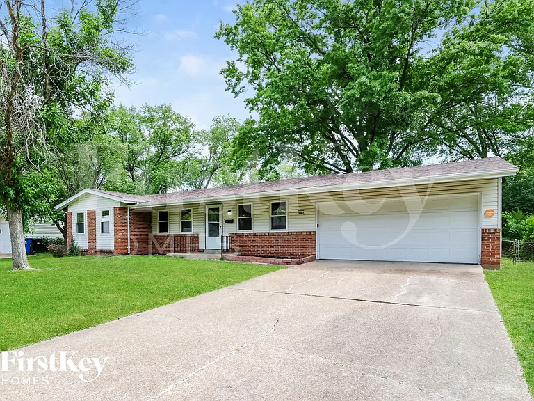 2240 Spoonwood Ln — Photo 2