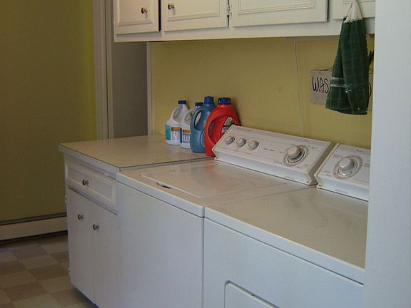 3rd image of 8095 Shenandoah Ln