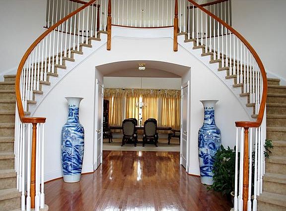 Sweeping entrance