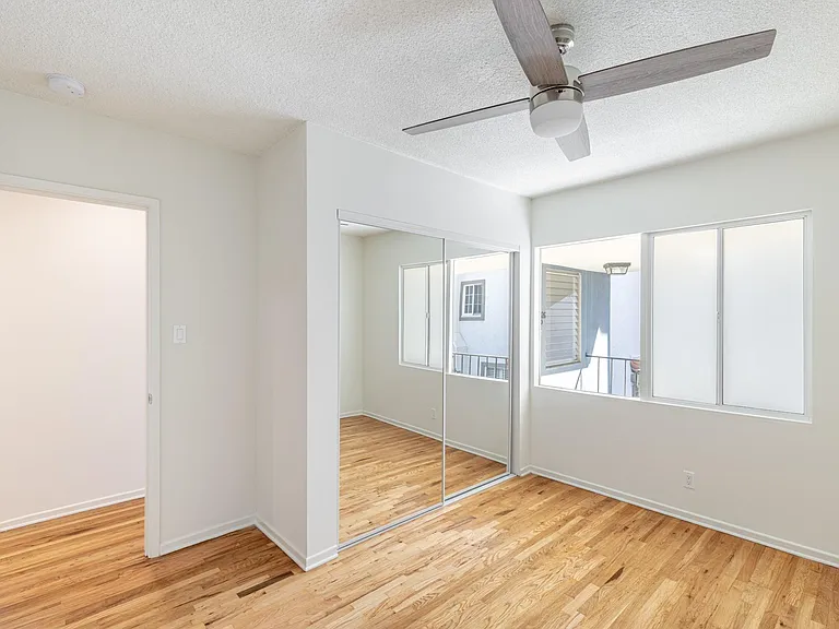 1028 6th St #1026D — Photo 11
