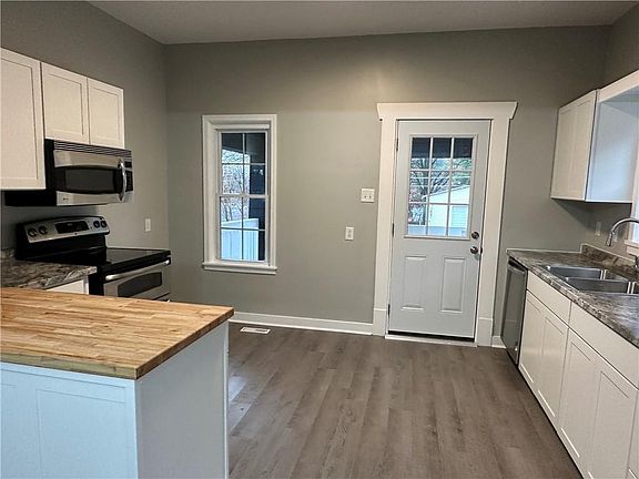 5th image of 2812 Sherman Ave