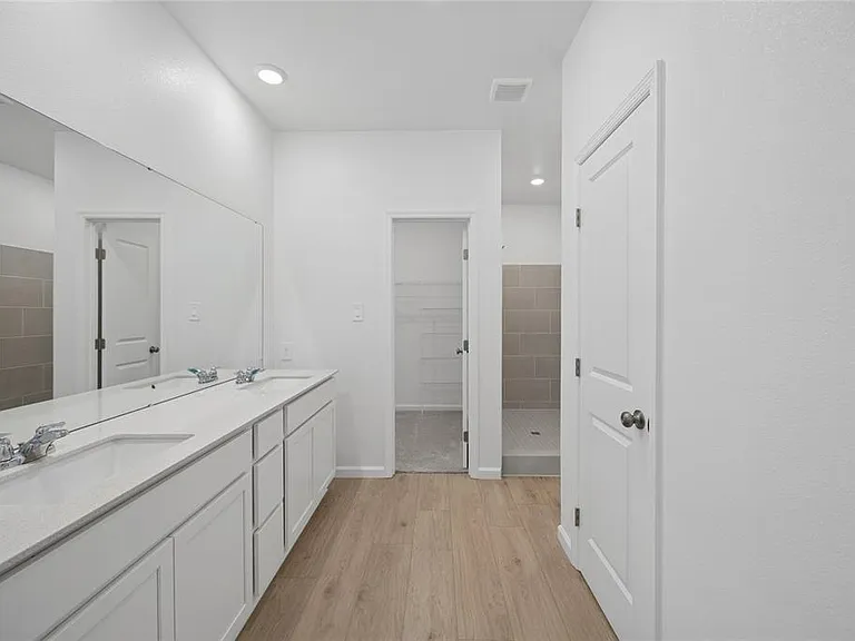 5087 Loggia Ln — Photo 11