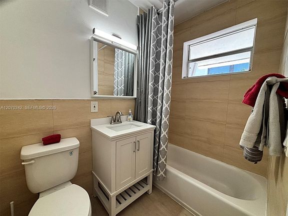 3rd image of 2980 SW 25th St #1