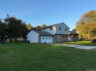 3306 Burlington Dr, Saginaw, MI 48601