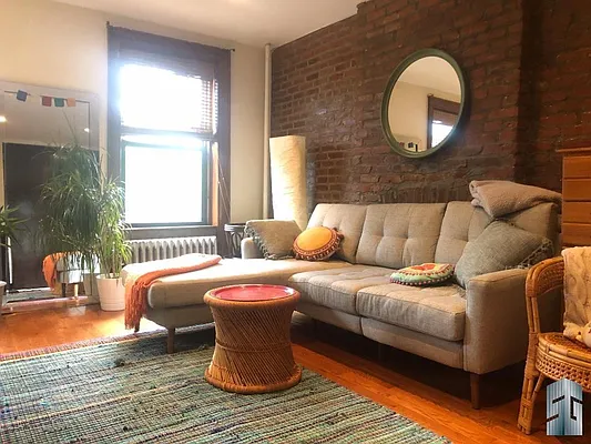 Rented by Skyline Group Real Estate | media 28