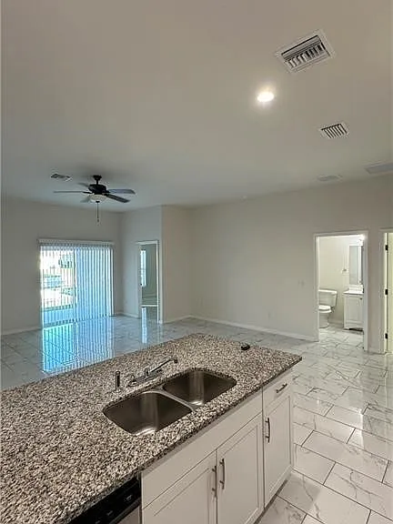 3301 SW 15th Pl — Photo 8