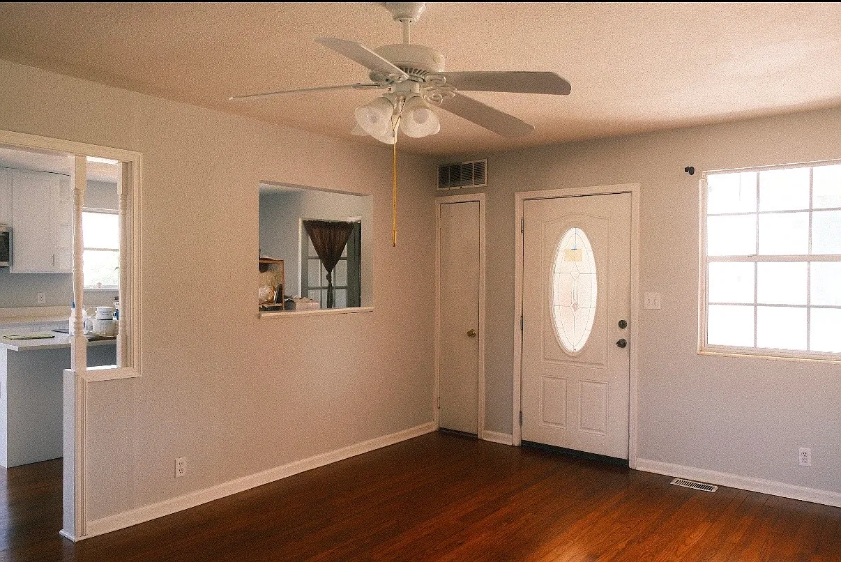3 bed, 2024 sqft, $1,800 — Photo 1