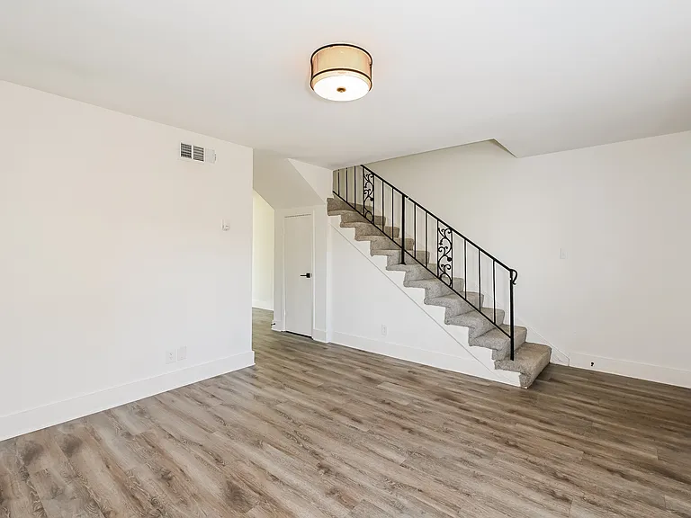 White Oak Townhomes — Photo 26