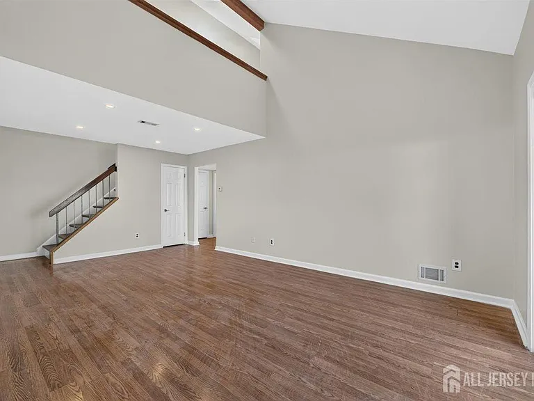 94 Beverly Hill Ter #F — Photo 3