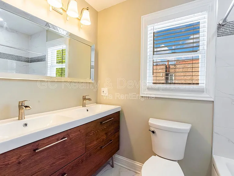 5619 W Irving Park Rd — Photo 14
