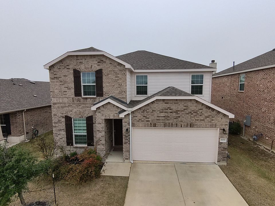 1st image of 909 Cormorant St