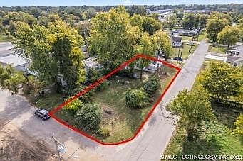 1st image of 913 S Ash Ave