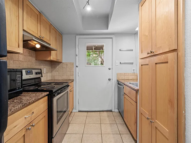 3627 Menchaca Rd #204 — Photo 7