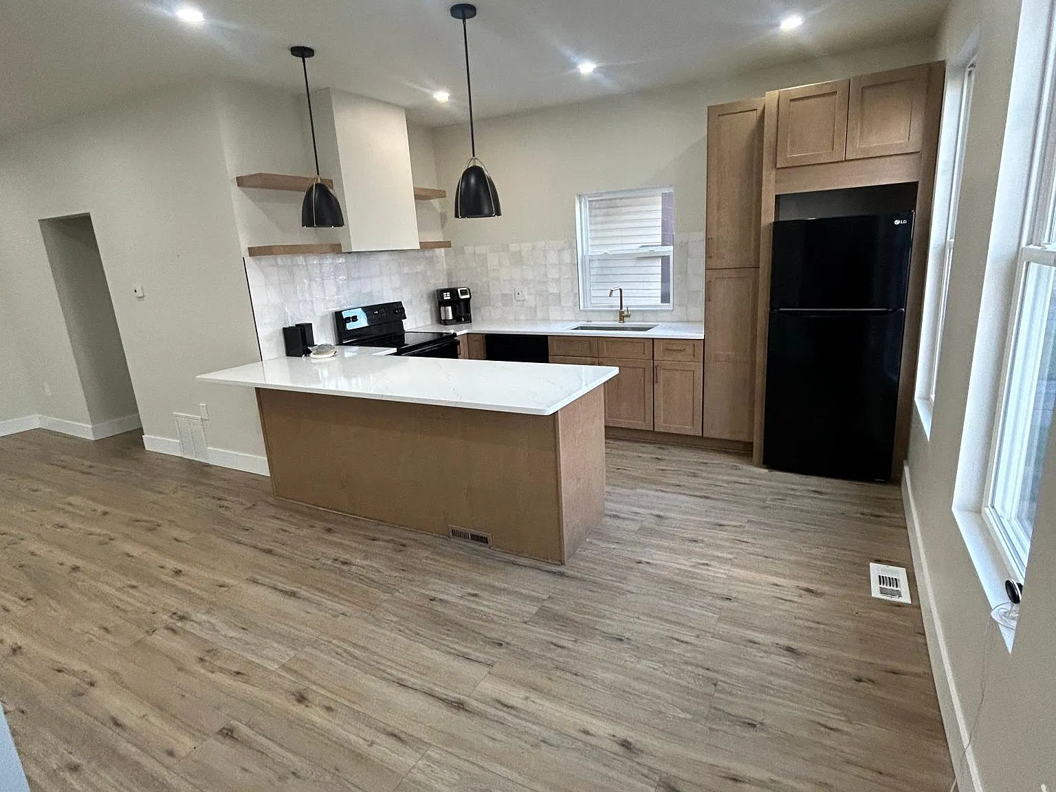 2317 Kinkel Ave — Photo 3