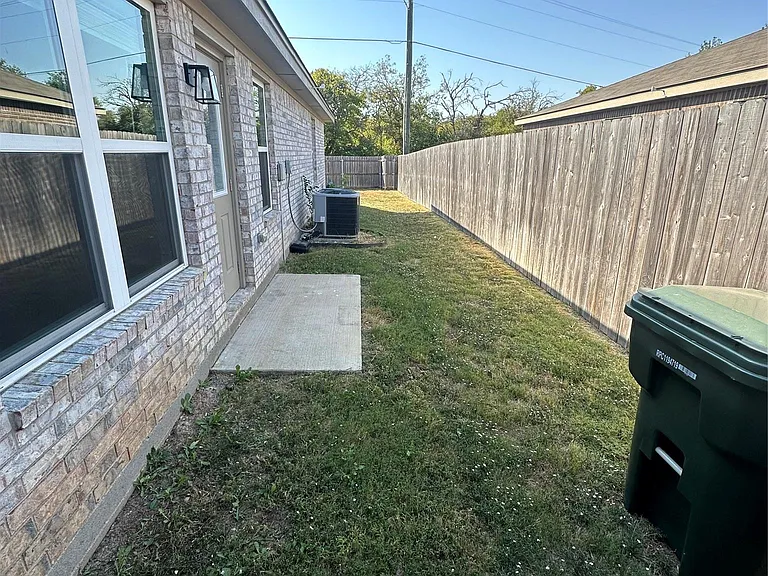 3102 Stonewall Dr #B — Photo 25