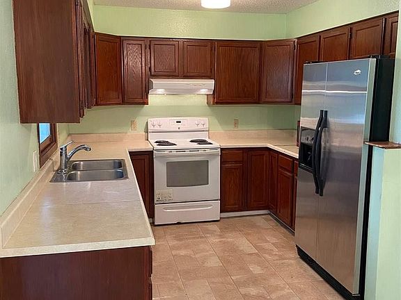 5th image of 1116 Maywood Dr