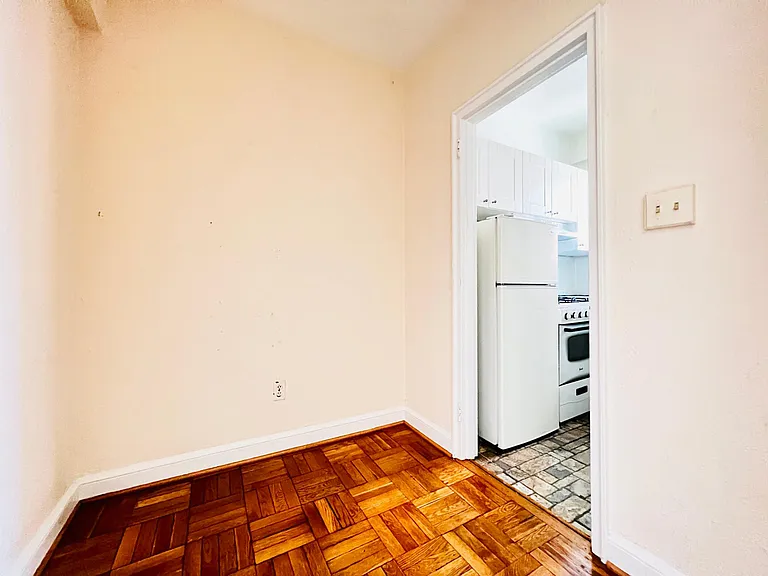 1010 25th St NW #310 — Photo 8