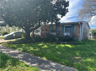 522 Fairlawn Dr, Gretna, LA 70056