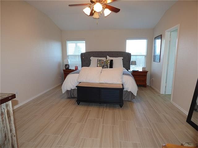 1st image of 2804 Bluffstone Dr