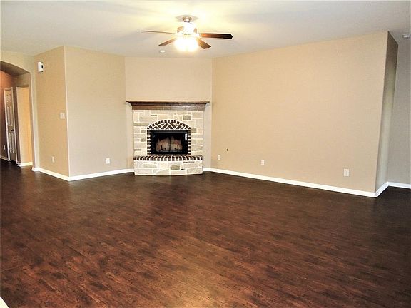 4th image of 8462 Horsepen Bend Dr