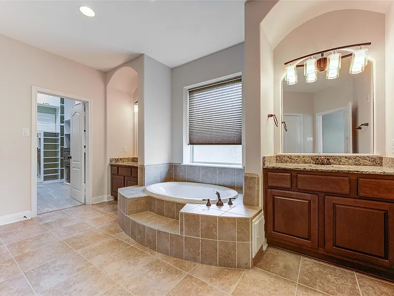 1335 Altavilla Ln — Photo 25