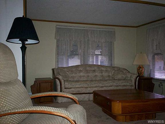 2nd image of 89 Lorraine Pl