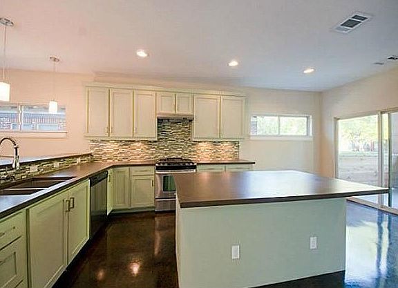 3rd image of 5022 Vickery Blvd