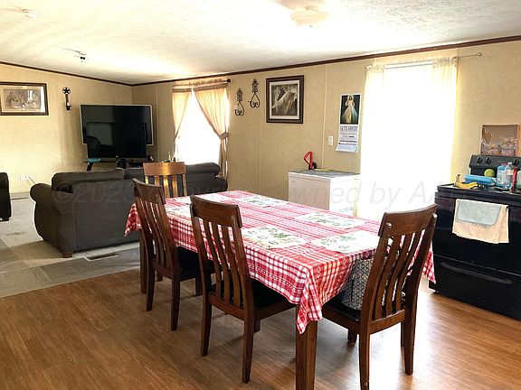 5th image of 228 Montana Dr